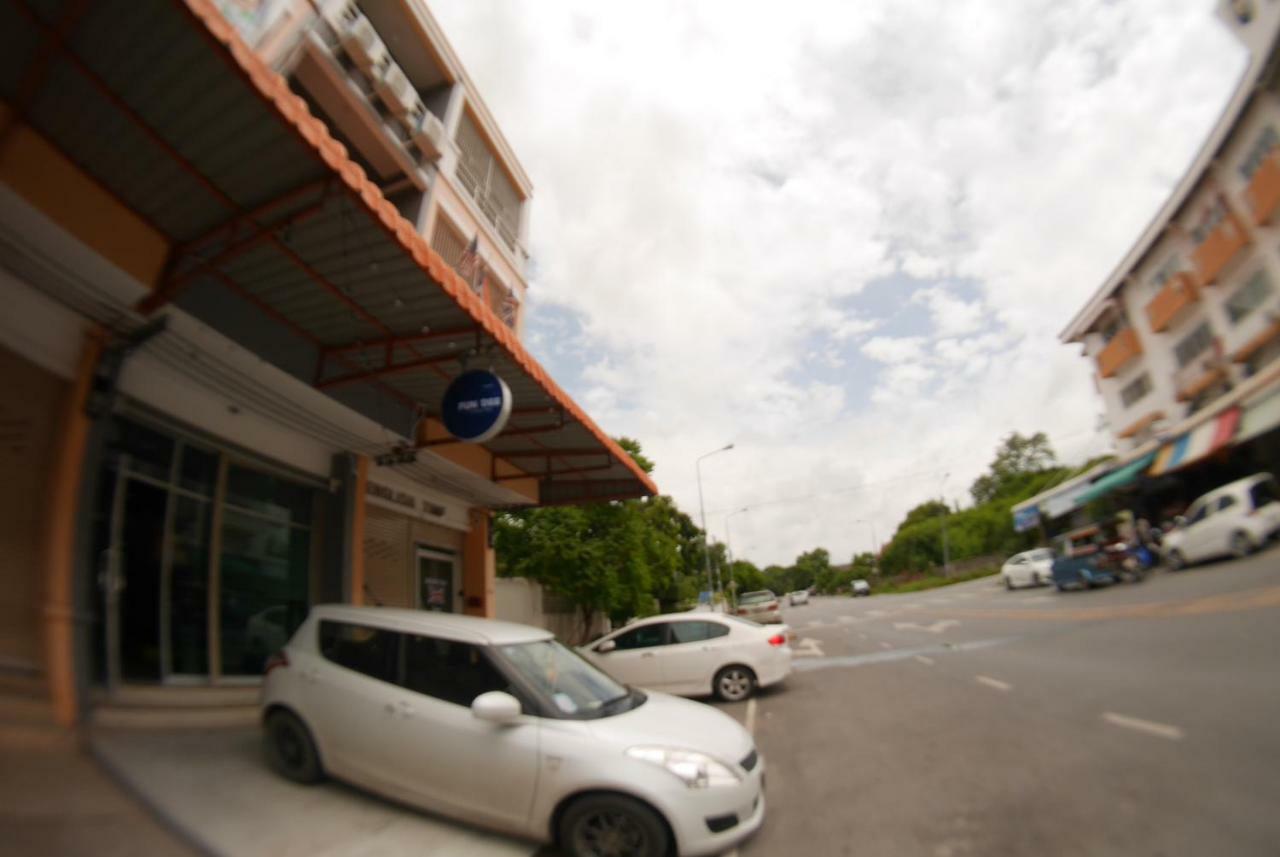 Fun Dee Hostel Ayutthaya Exterior photo